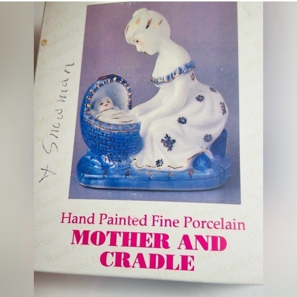 Vintage Decor Fine Porcelain Figurine Mother & Baby Cradle Cobalt Blue White NOS - Picture 9 of 11